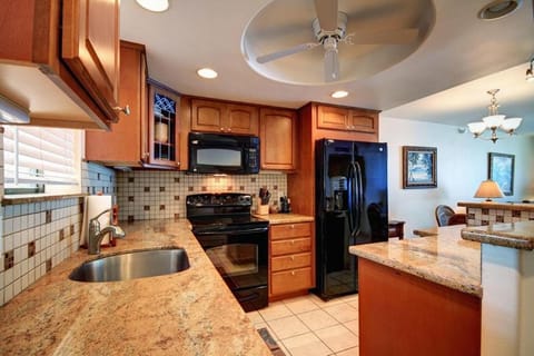 Kihei Beach, #402 condo Apartment in Kalaepohaku