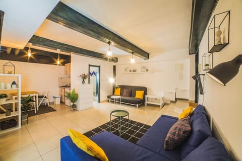 Living room, Photo of the whole room, Seating area, Bedroom
