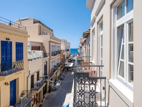 Spring, Neighbourhood, Balcony/Terrace, Seating area, City view, Sea view, Street view, Sunrise, Sunset