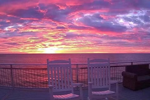 Natural landscape, View (from property/room), Balcony/Terrace, Sea view, Sunrise, Sunset