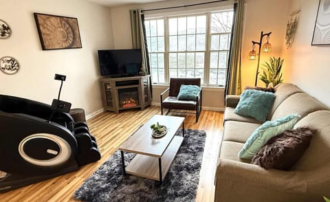 Relaxation Suite Jiminy-Must See Sleeps 4 Apartment in Jiminy Peak Mountain