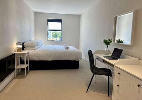 Bed, Photo of the whole room, Bedroom, hair dresser
