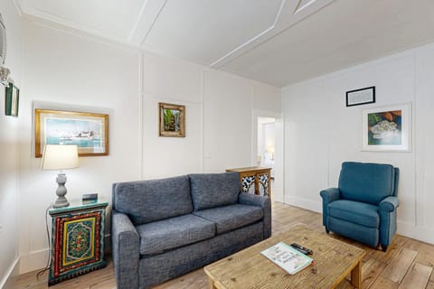 Four Flowers Guesthouse Apartment in Key West