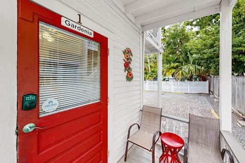 Four Flowers Guesthouse Apartment in Key West