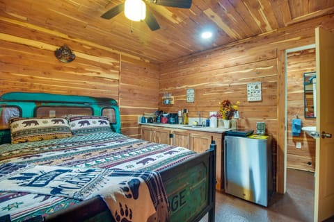 Keane Ranch 2 Mtn Cabin with 300 Acres in Ozark! Cabin in Arkansas