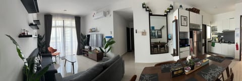 Kitchen or kitchenette, Living room