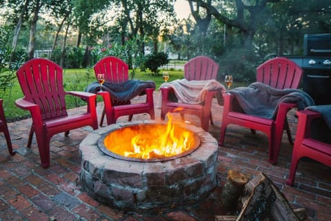 BBQ facilities, Garden, Seating area, Evening entertainment, Garden view