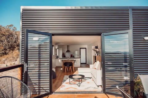 Day, Balcony/Terrace, Living room, Seating area