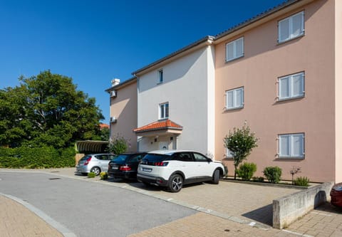 Property building, Day, Parking