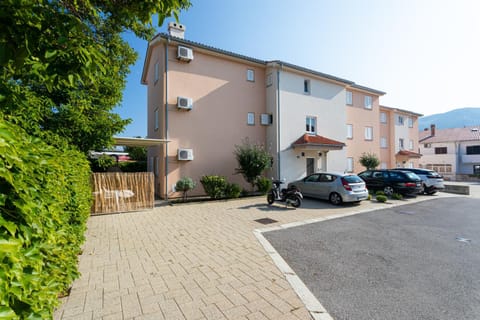 Property building, Day, Parking