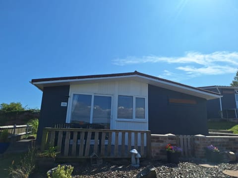 Eden Garden Nature lodge in Llansteffan