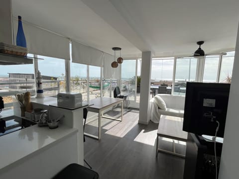 Kitchen or kitchenette, Living room, Dining area