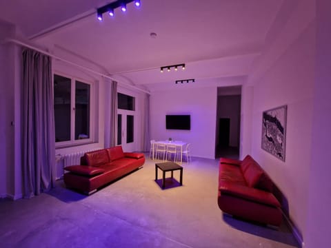 Living room, Photo of the whole room