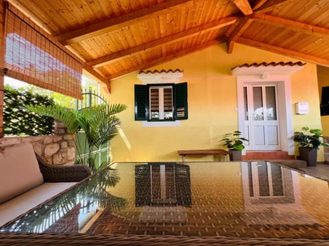 Patio, Balcony/Terrace, Seating area