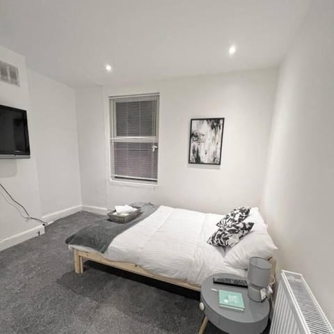 TV and multimedia, Bedroom, towels