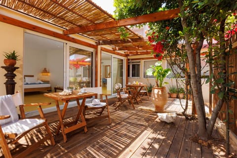 Dolphin Studios Apartment in Malia, Crete