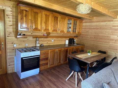 Mariash Woodhouse I Sauna I Stargazing Glasshouse House in Montenegro