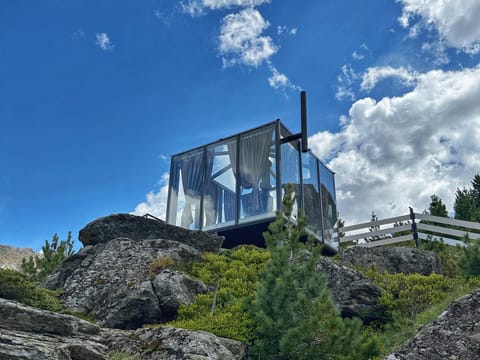 Mariash Woodhouse I Sauna I Stargazing Glasshouse House in Montenegro