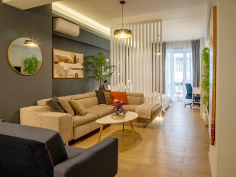 TV and multimedia, Balcony/Terrace, Living room, Seating area