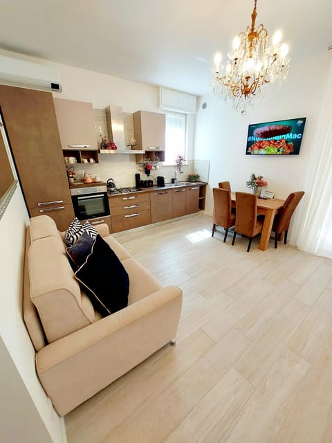 TV and multimedia, Kitchen or kitchenette, Living room, Seating area, Dining area, pet friendly, stove