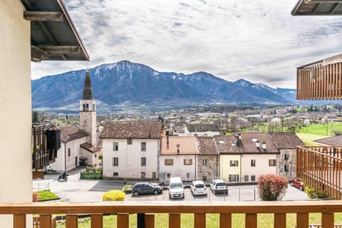 Balcony/Terrace, Mountain view
