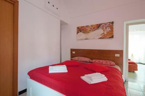 Bed, Photo of the whole room, Bedroom, towels, wardrobe