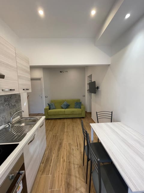 Kitchen or kitchenette, Living room, Seating area, Dining area, pet friendly, stove