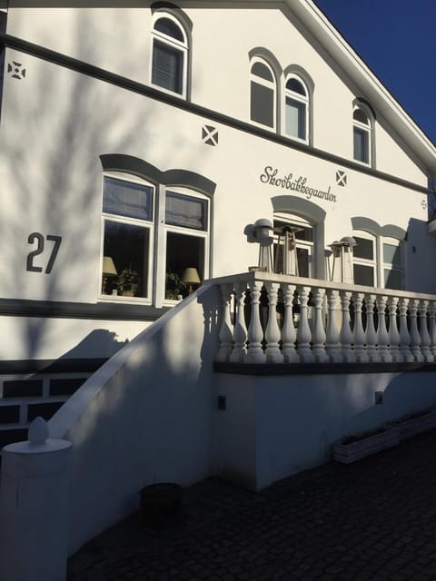 Skovbakkegaardens Bed & Bath - Værelser med eget bad Bed and Breakfast in Aalborg