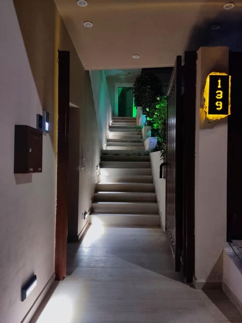 Facade/entrance, Night