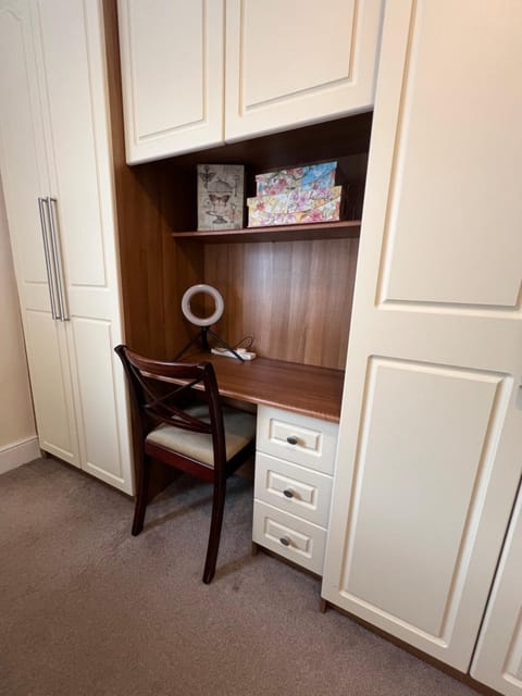 2025 Award Winner Liverpool Strawberry House - 3 Bedrooms House in Liverpool