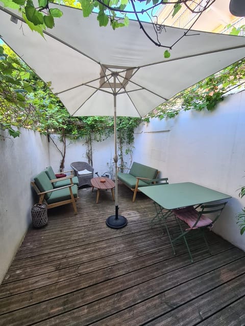 Property building, Patio, Balcony/Terrace, Garden view