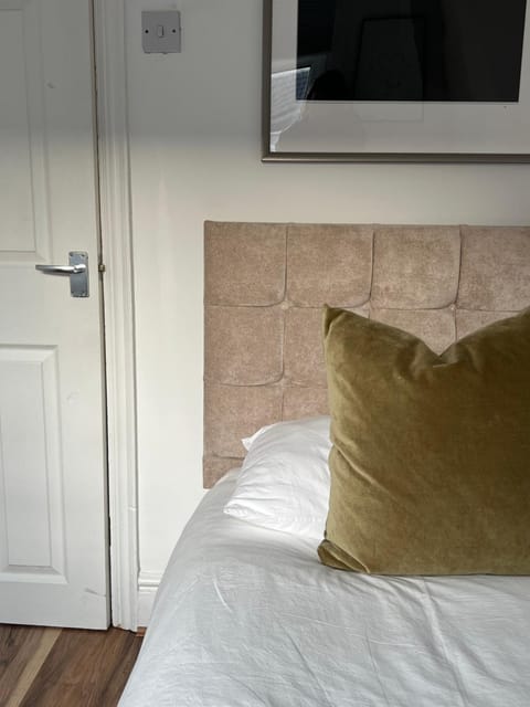 2025 Award Winner Liverpool Ivy House - 4 Bedrooms House in Liverpool