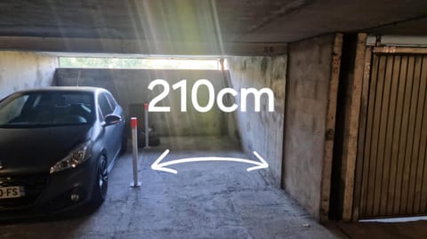 5mn Perfumeries & Old Town, Free Small Parking Apartment in Grasse