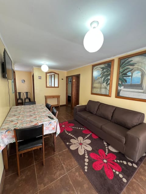 TV and multimedia, Seating area, Dining area