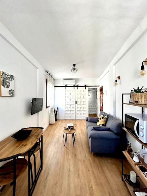 Kitchen or kitchenette, Dining area, Breakfast, furniture, air conditioner