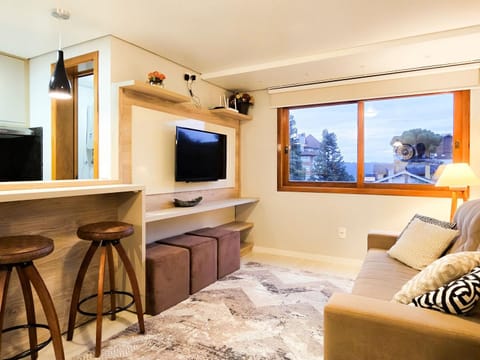 TV and multimedia, Living room, Dining area, Seasons