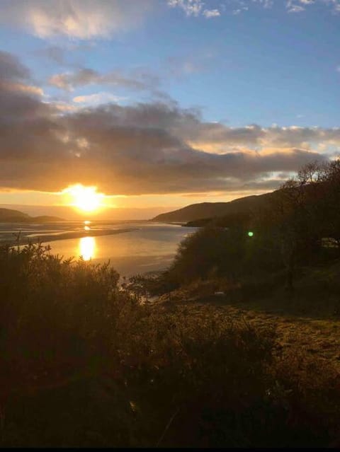 Waterside Cader Cabin with Hot Tub Cabin in Wales
