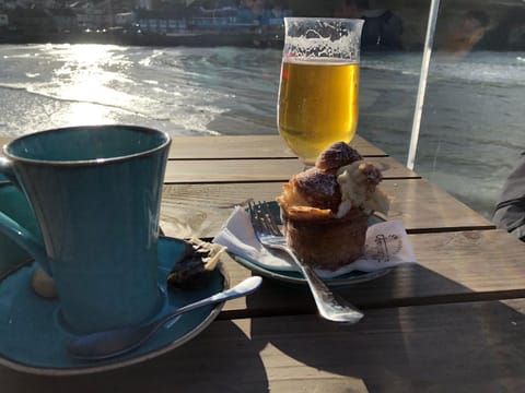 Nearby landmark, Restaurant/places to eat, Natural landscape, Food and drinks, Food, Breakfast, Drinks