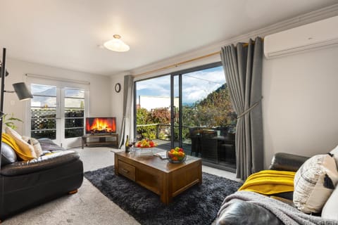 Natural landscape, TV and multimedia, Living room, Seating area, Mountain view