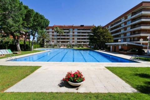 Property building, Spring, Natural landscape, Garden, Swimming pool