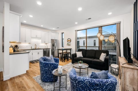 Kitchen or kitchenette, Living room