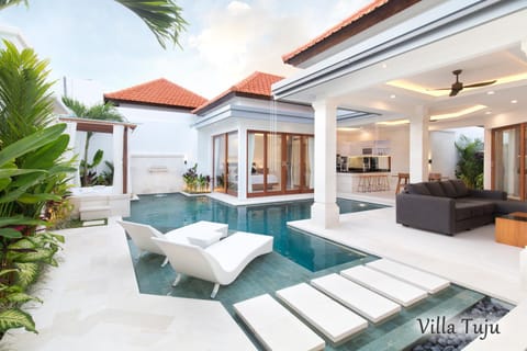 Garden, Balcony/Terrace, Living room, Swimming pool, Swimming pool, sunbed