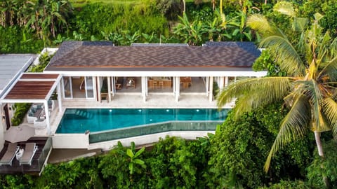 Property building, Garden, Garden view, Pool view, Swimming pool, internet, sunbed