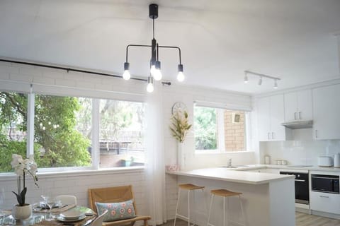 Kitchen or kitchenette, Dining area, pet friendly, stove