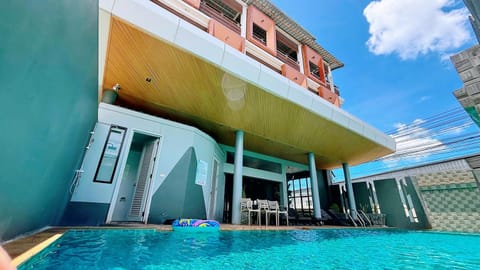 Property building, Swimming pool