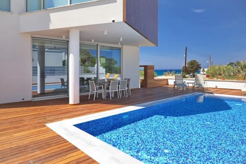Patio, View (from property/room), Balcony/Terrace, Pool view, Swimming pool, sunbed
