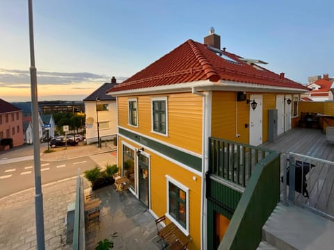 Neighbourhood, View (from property/room), Balcony/Terrace, Other