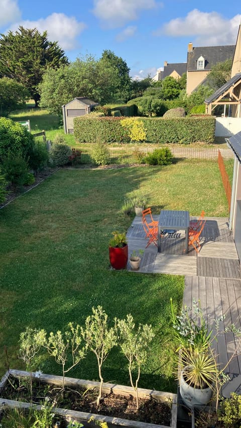 Property building, Garden, Garden view