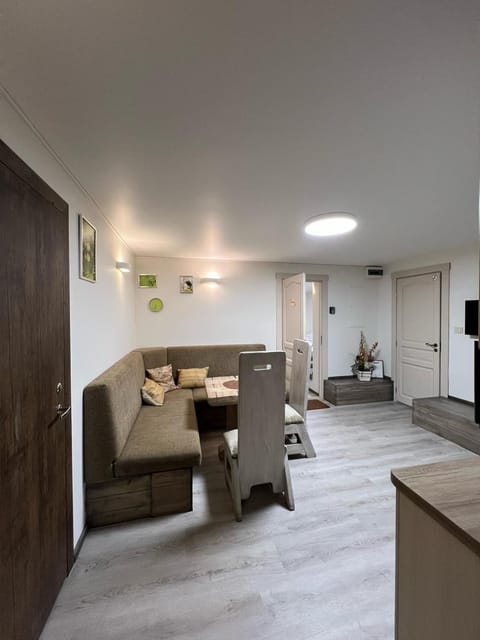 Communal lounge/ TV room, Communal kitchen