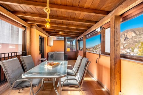 Balcony/Terrace, Mountain view